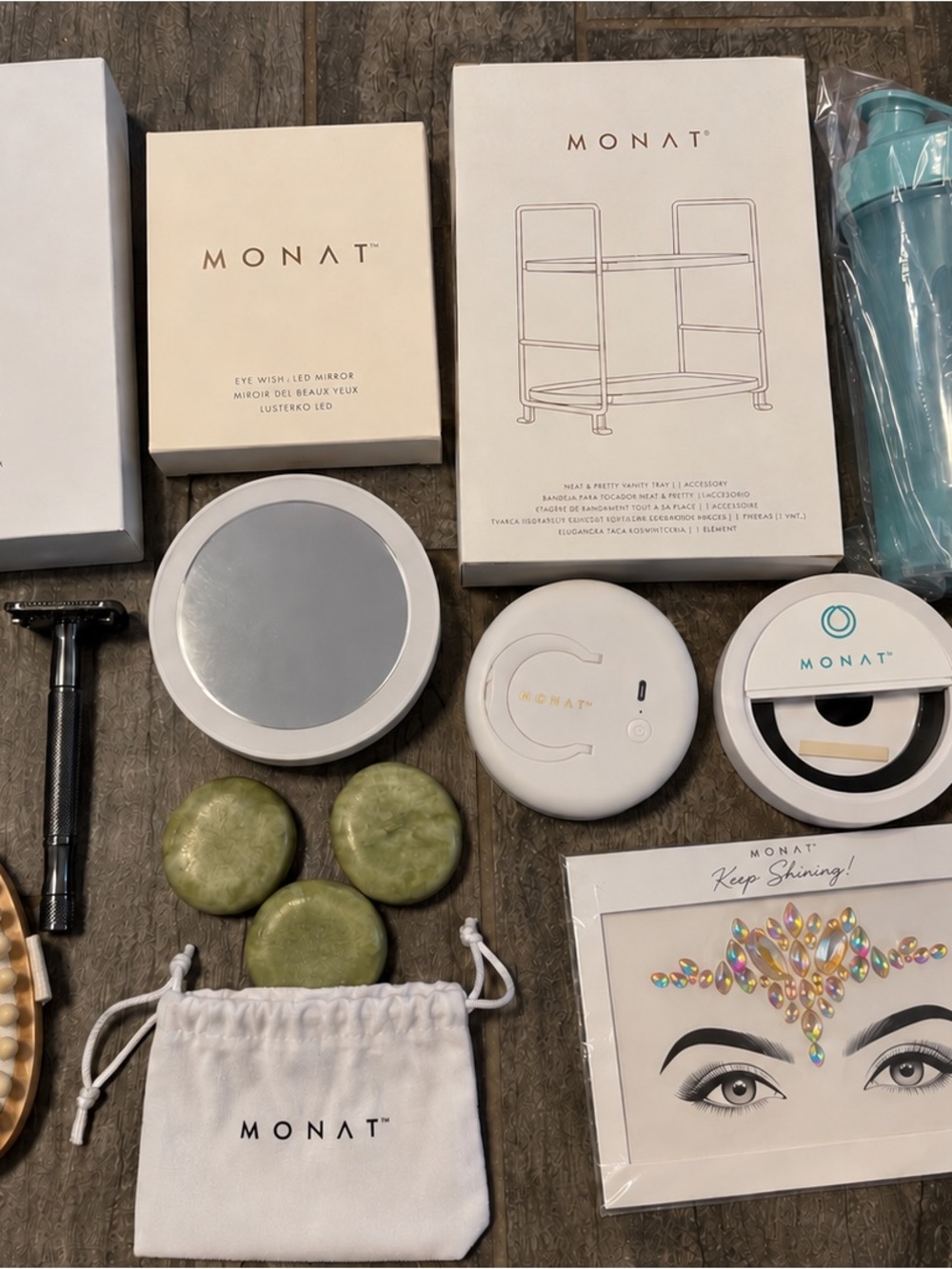 MONAT White LED Compact Mirror & Accessory Set